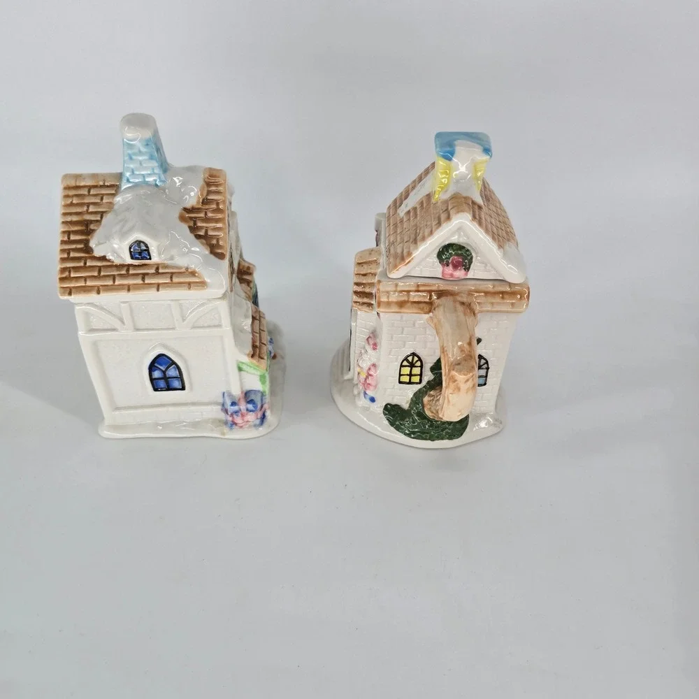 Vintage Style Ceramic Christmas Village Teapot and House‎ Set Holiday Decor